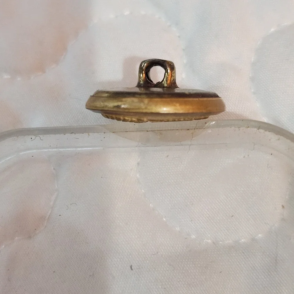 N/A lightweight gold